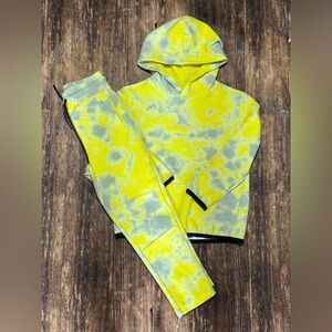 Gap Fit size 6/7 Bright Yellow Zip Up Hooded Jacket With Matching Joggers